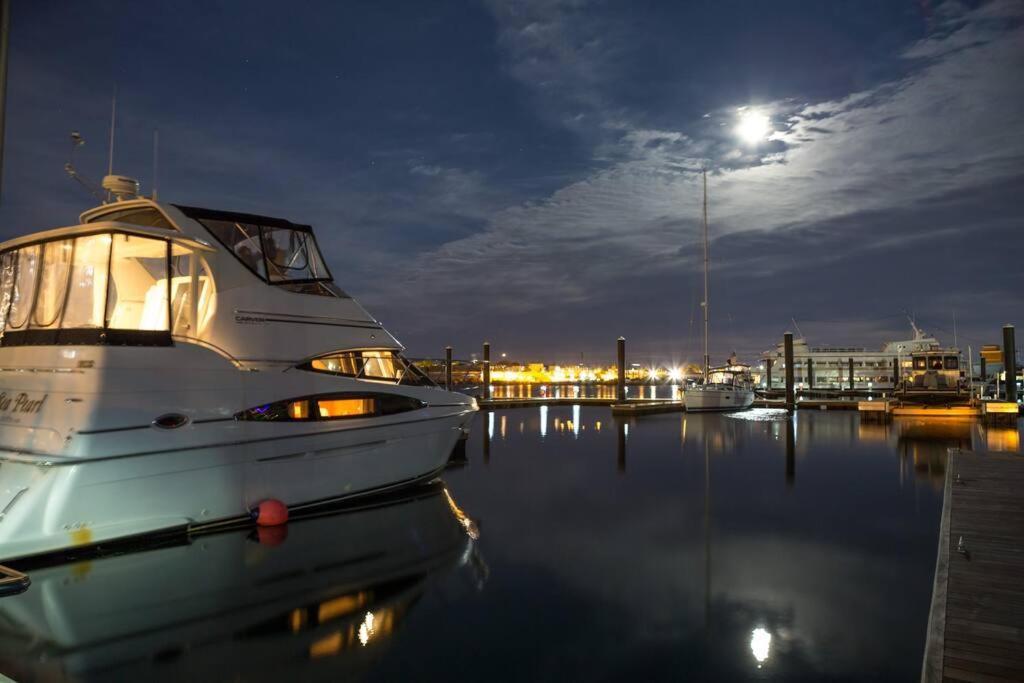 Sea Pearl Boston Yacht Hotell Eksteriør bilde